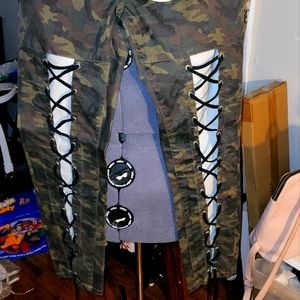 Camouflage lace front jeggings